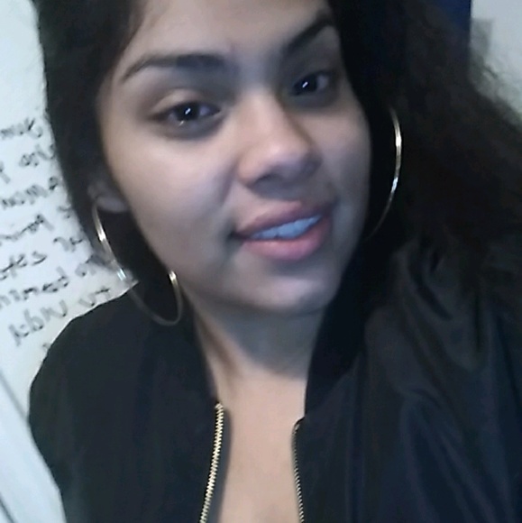 Meet your Posher, Yuni - Picture 1 of 1